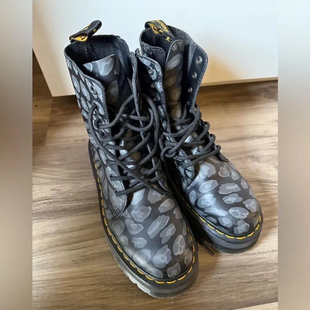DR MARTENS WOMEN JADON LEOPARD PRINT PLATFORMS BOOTS SIZE W8 / M7, NO BOX, 210$‎
